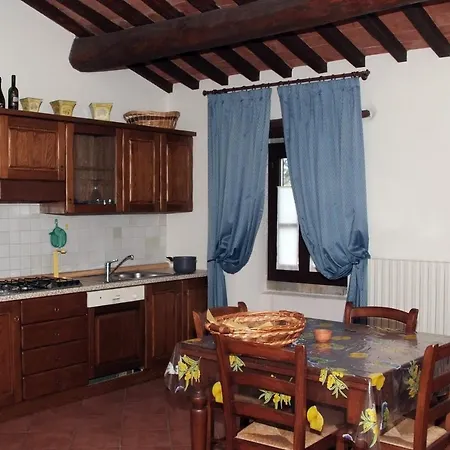 Il Pino Farm stay *
